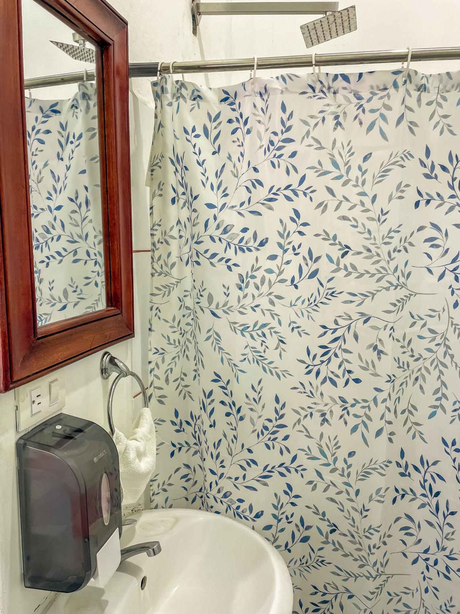 מויוגאלפה Hostal Eden מראה חיצוני תמונה