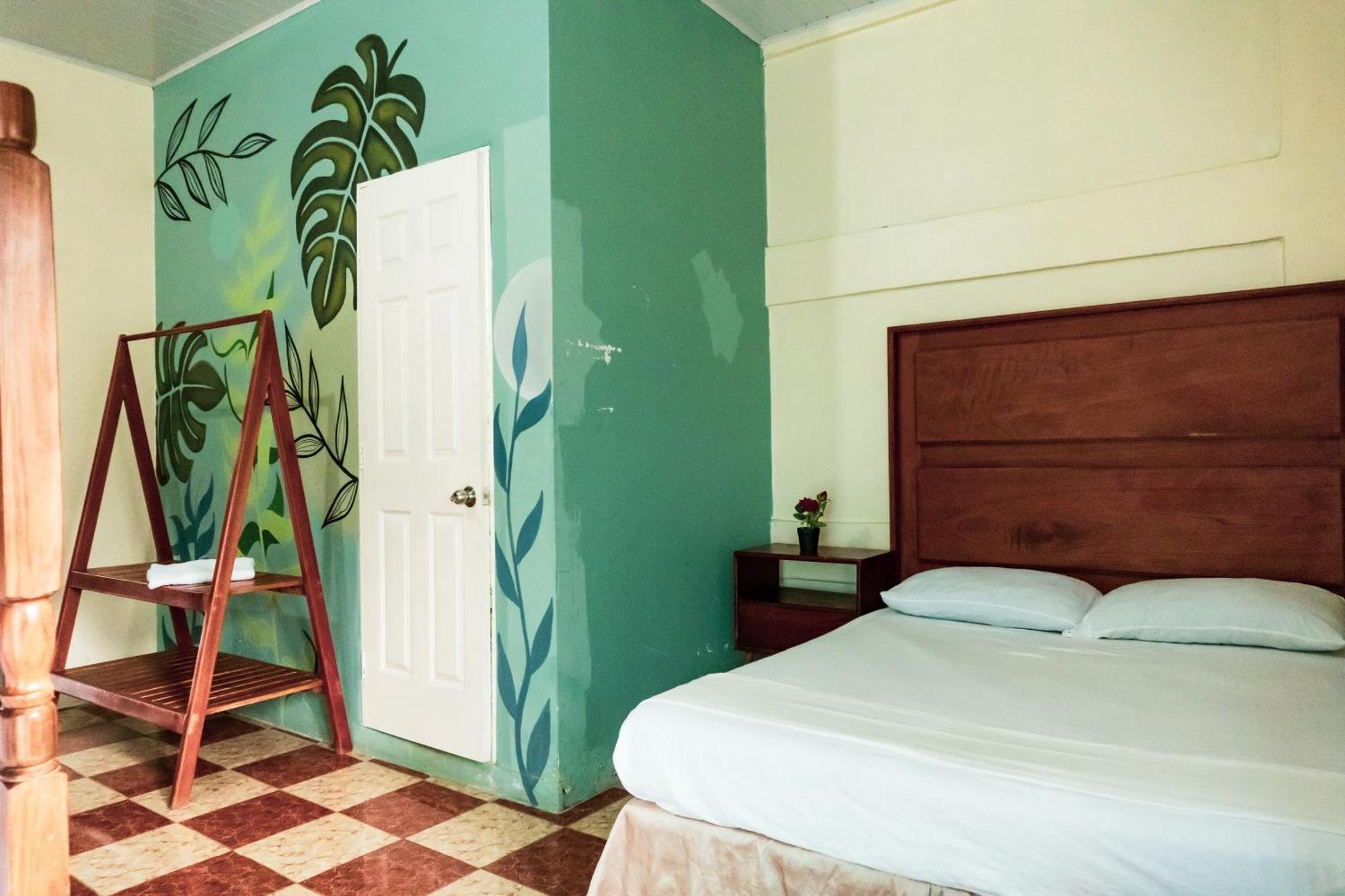 מויוגאלפה Hostal Eden מראה חיצוני תמונה