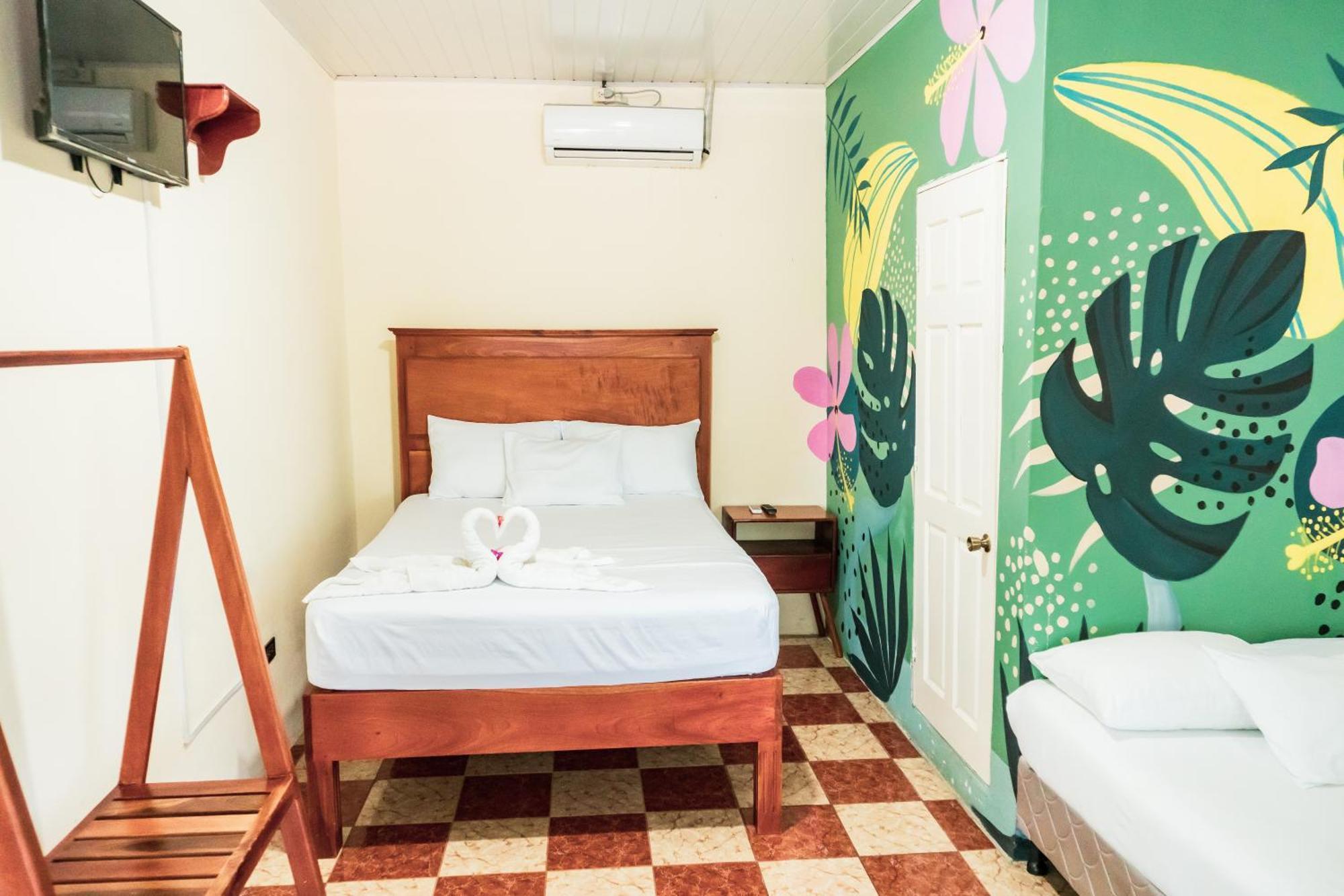 מויוגאלפה Hostal Eden מראה חיצוני תמונה