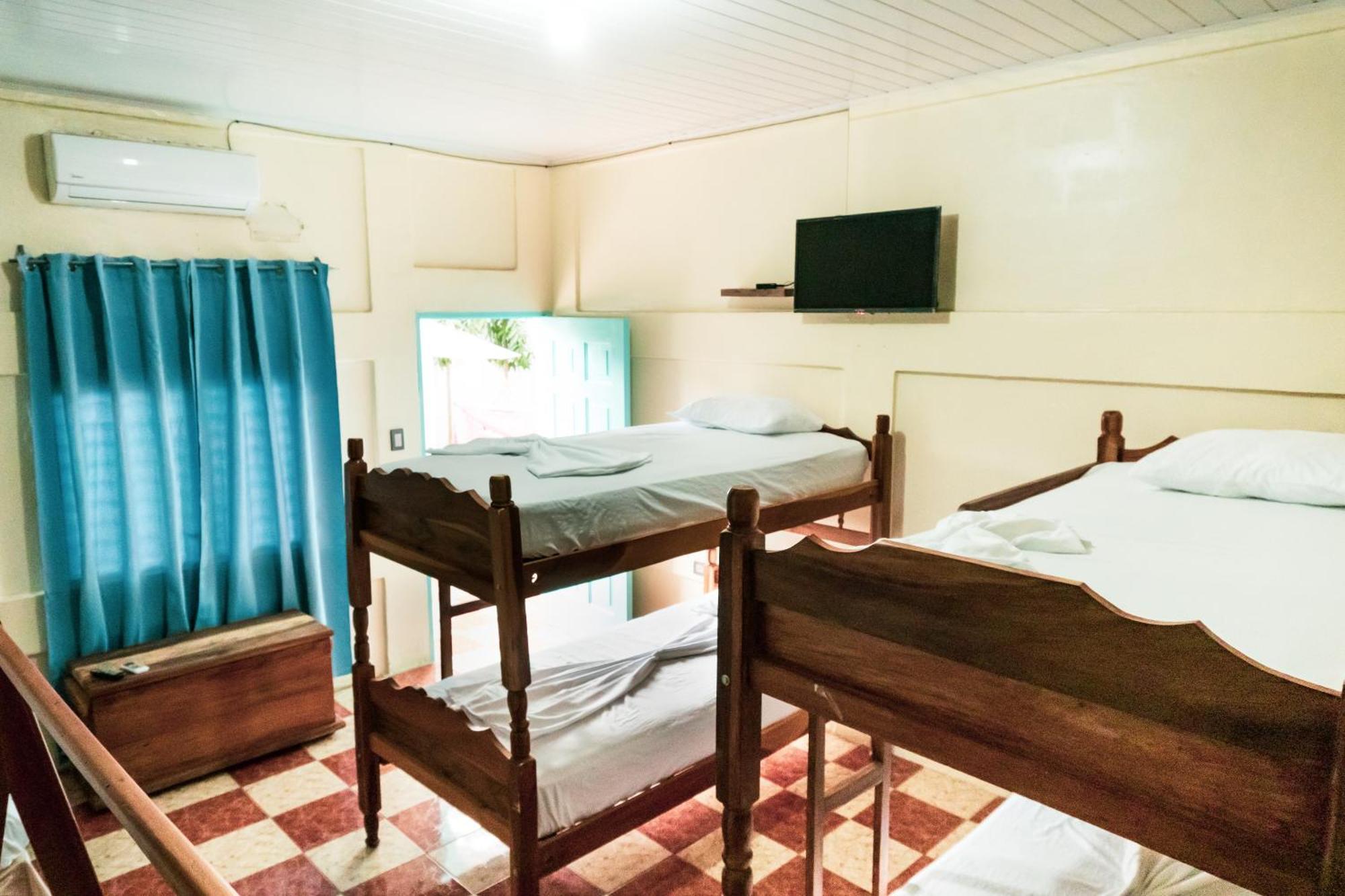מויוגאלפה Hostal Eden מראה חיצוני תמונה
