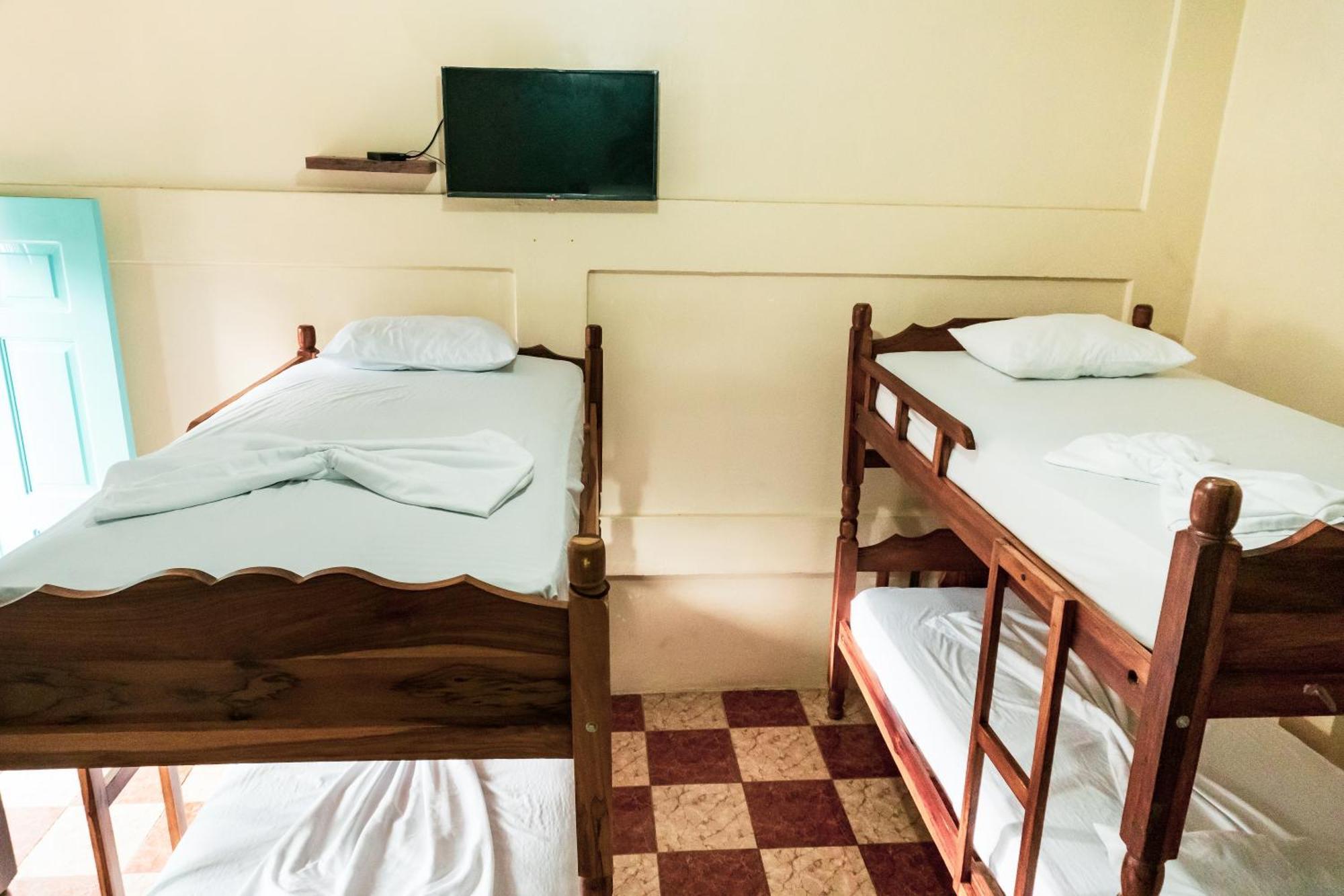 מויוגאלפה Hostal Eden מראה חיצוני תמונה