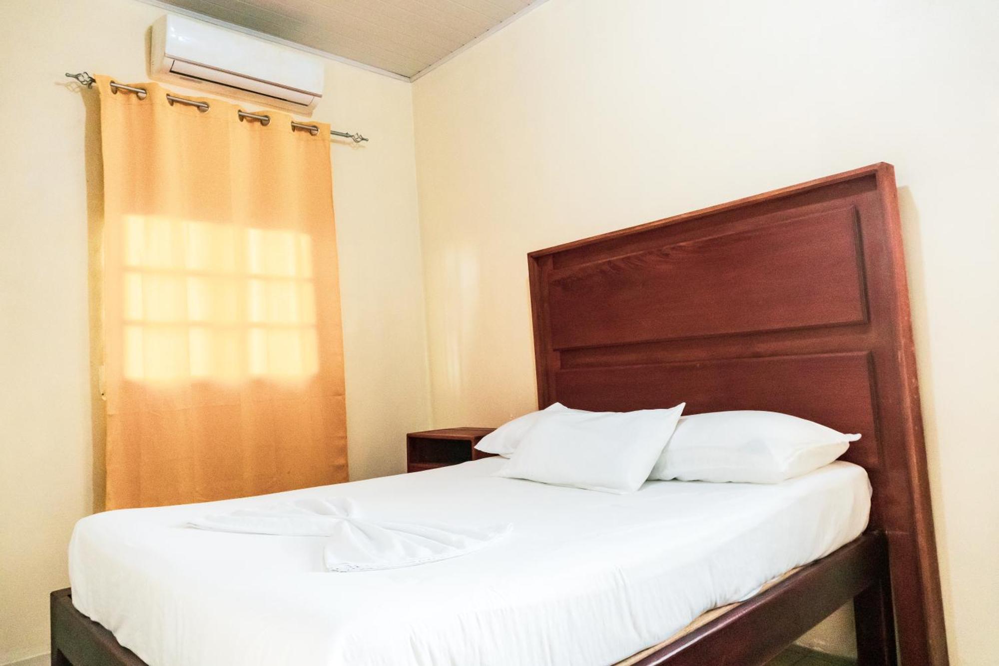 מויוגאלפה Hostal Eden מראה חיצוני תמונה