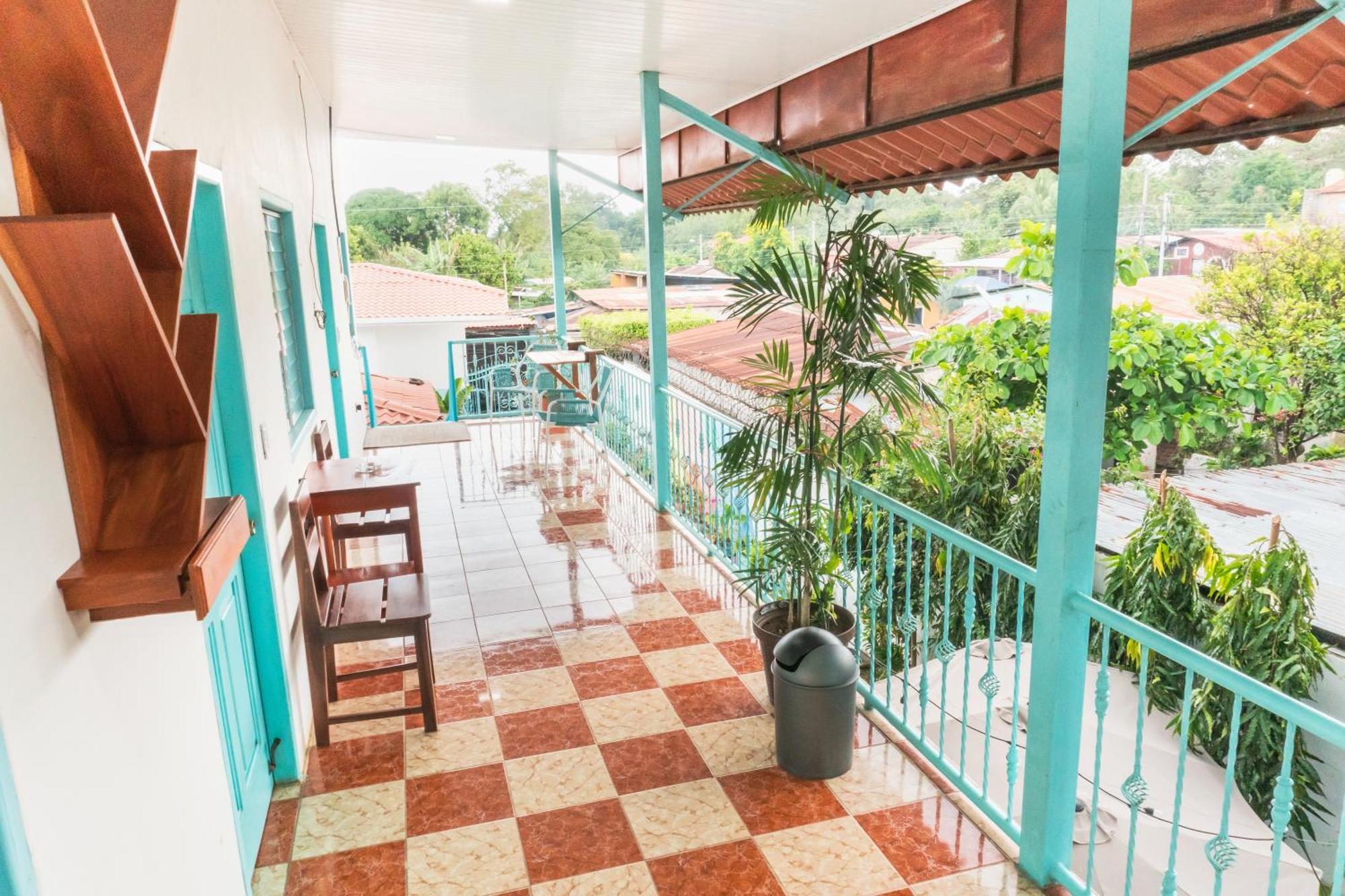 מויוגאלפה Hostal Eden מראה חיצוני תמונה