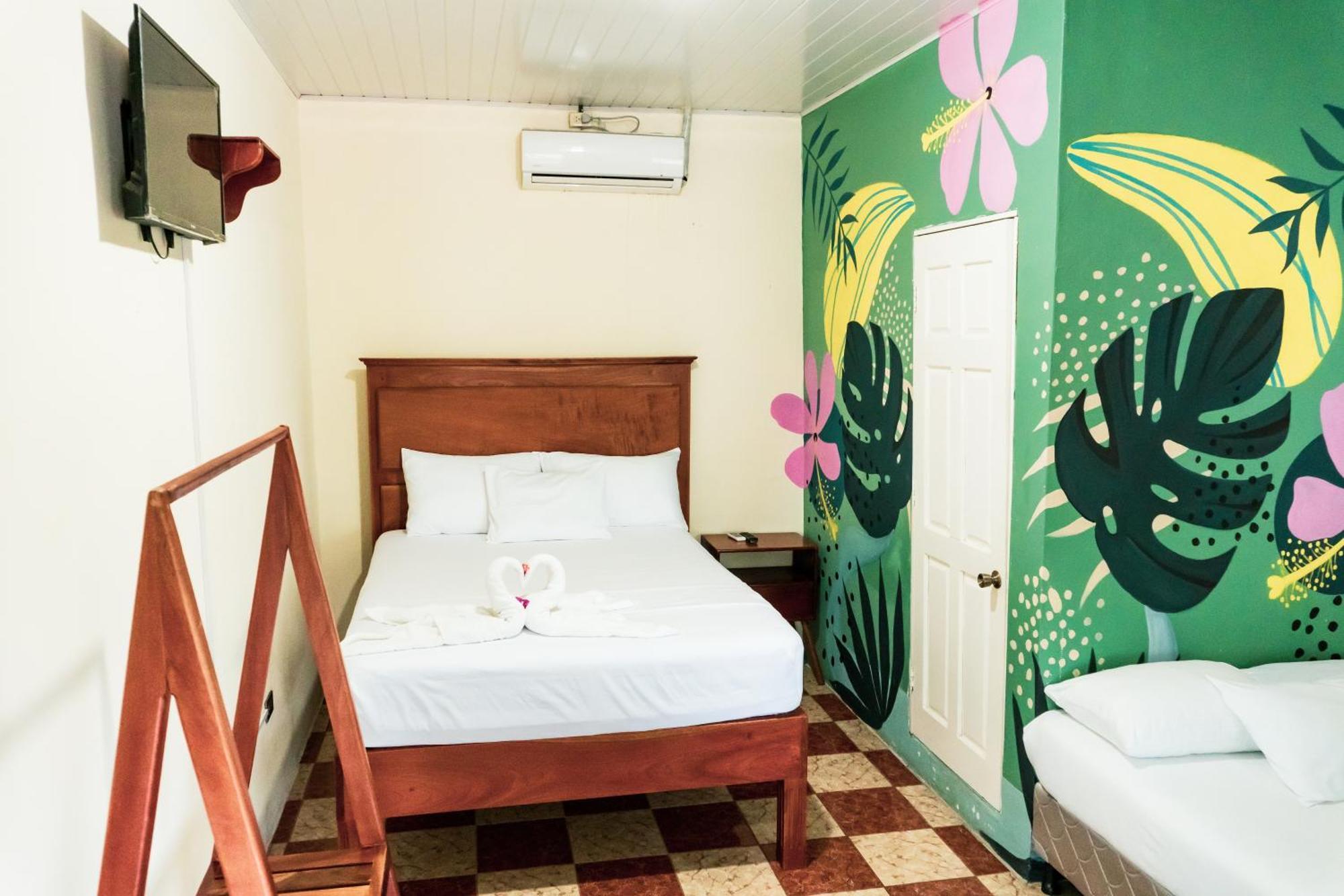 מויוגאלפה Hostal Eden מראה חיצוני תמונה