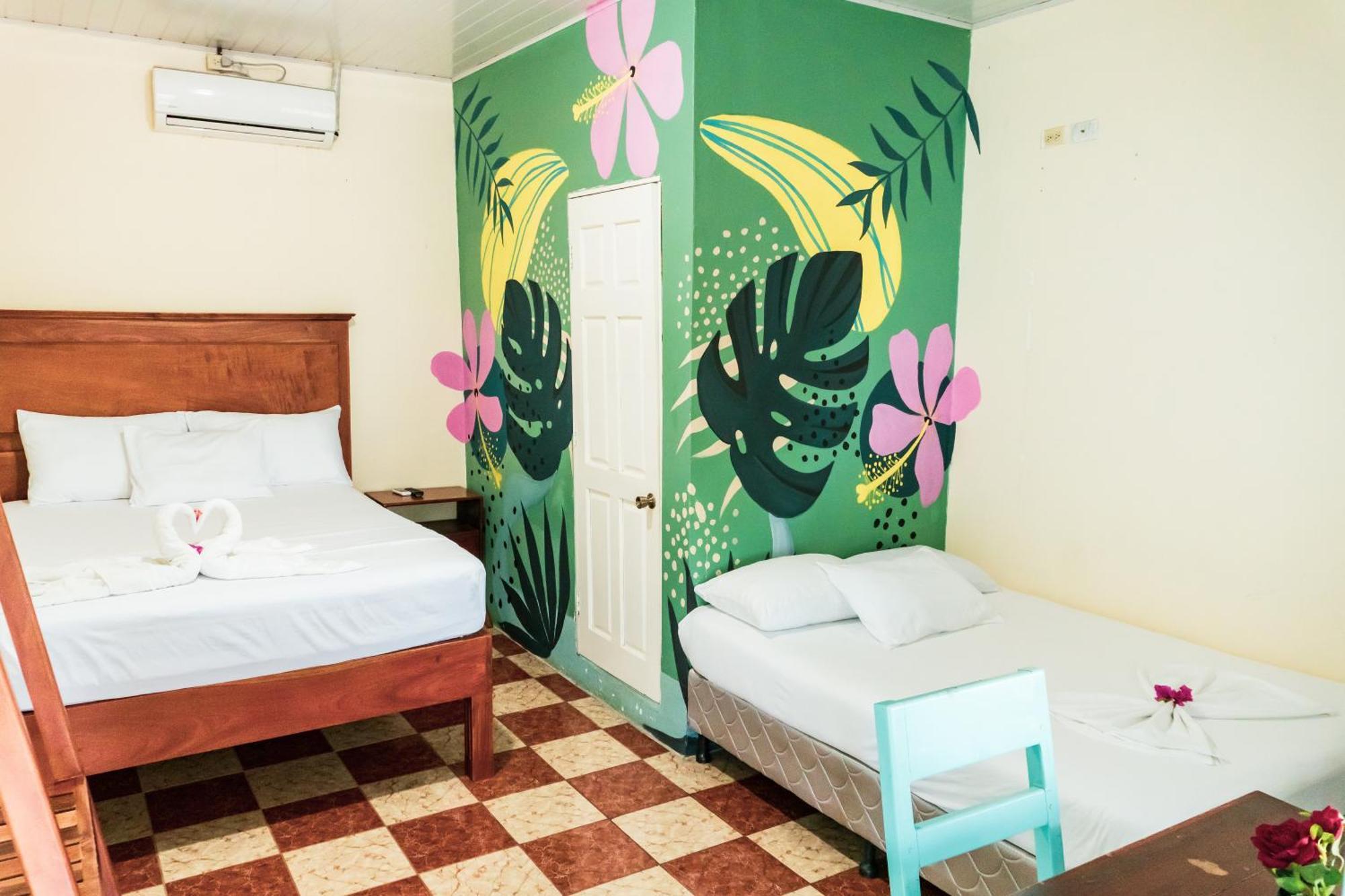 מויוגאלפה Hostal Eden מראה חיצוני תמונה