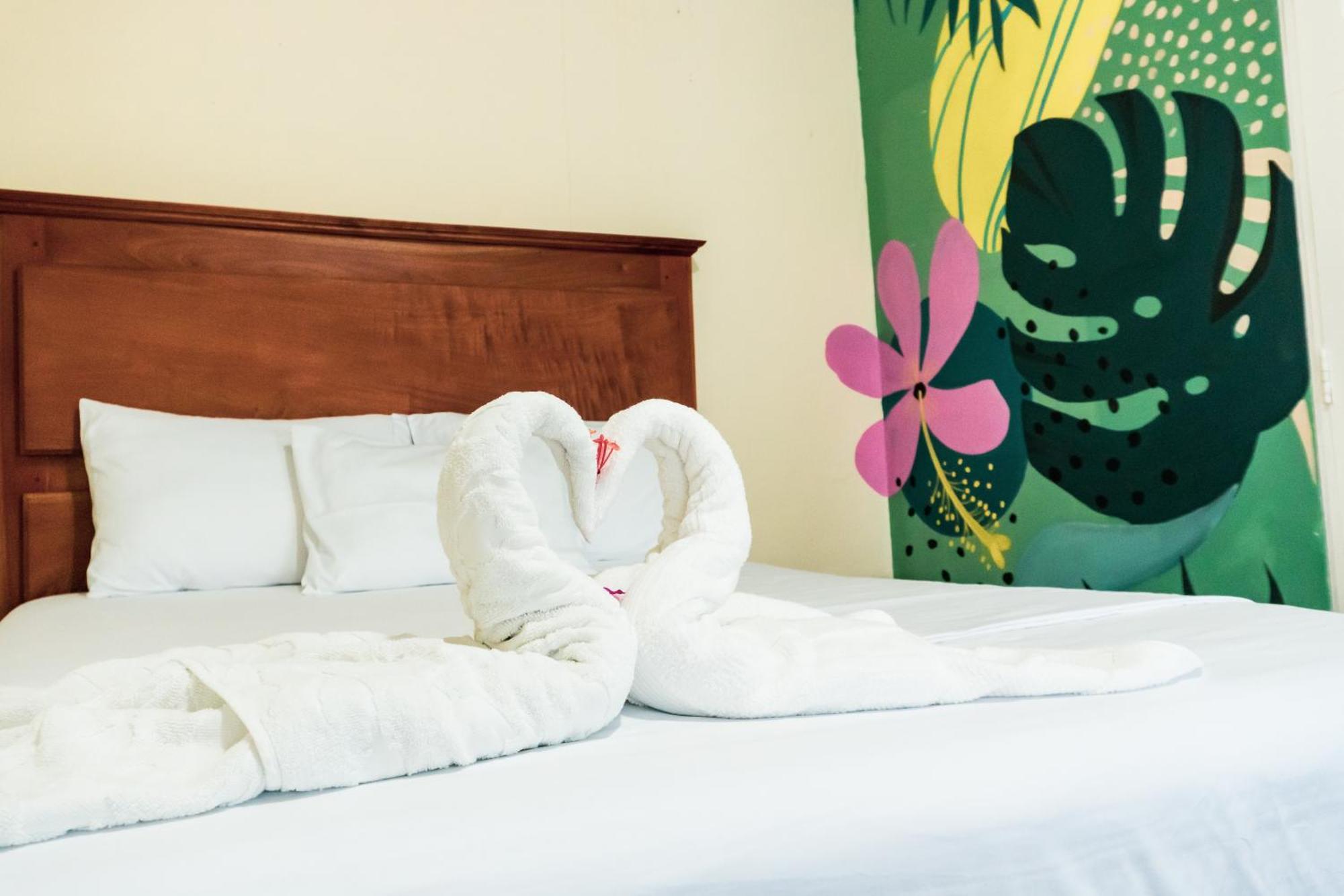 מויוגאלפה Hostal Eden מראה חיצוני תמונה