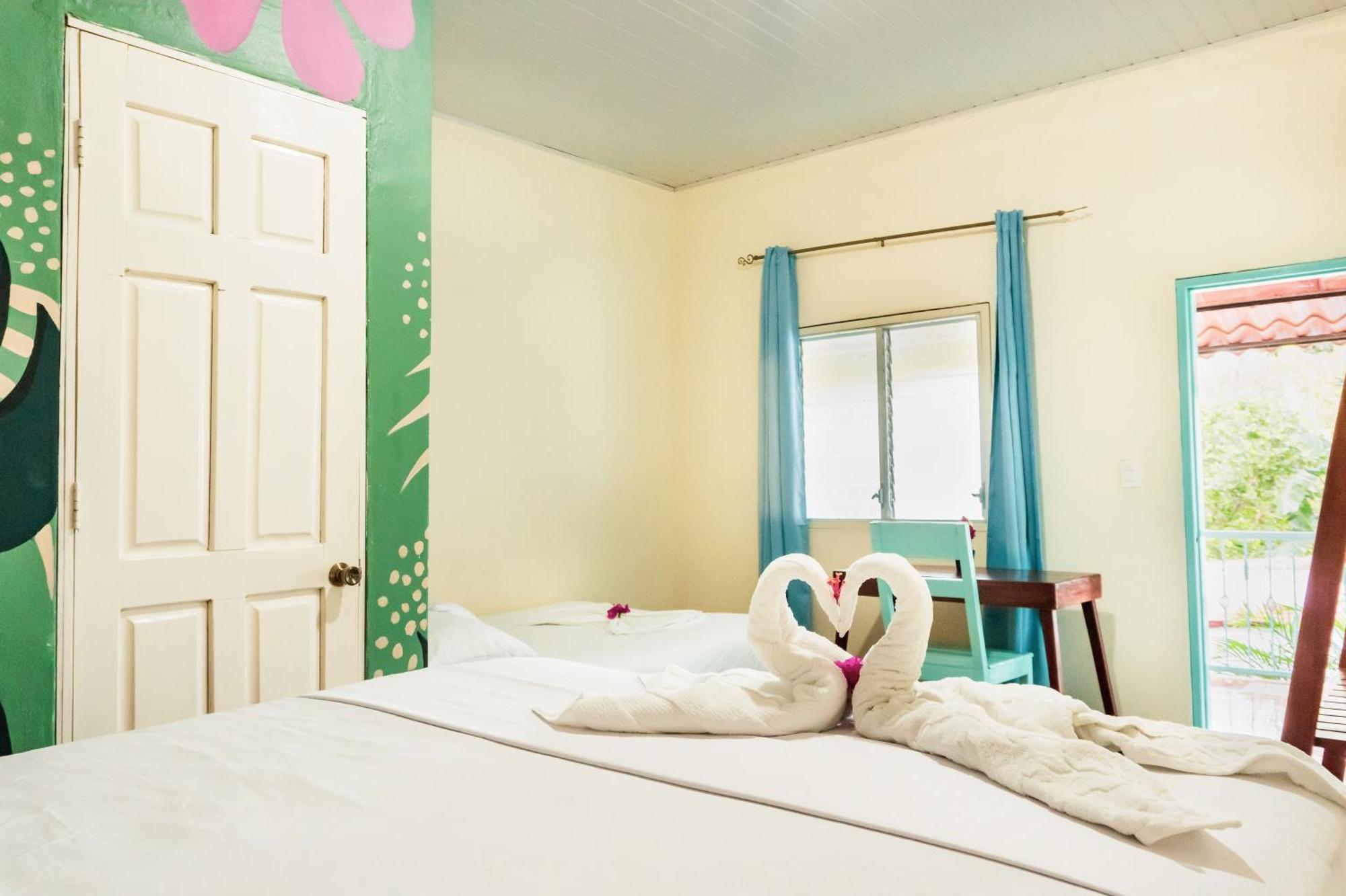 מויוגאלפה Hostal Eden מראה חיצוני תמונה