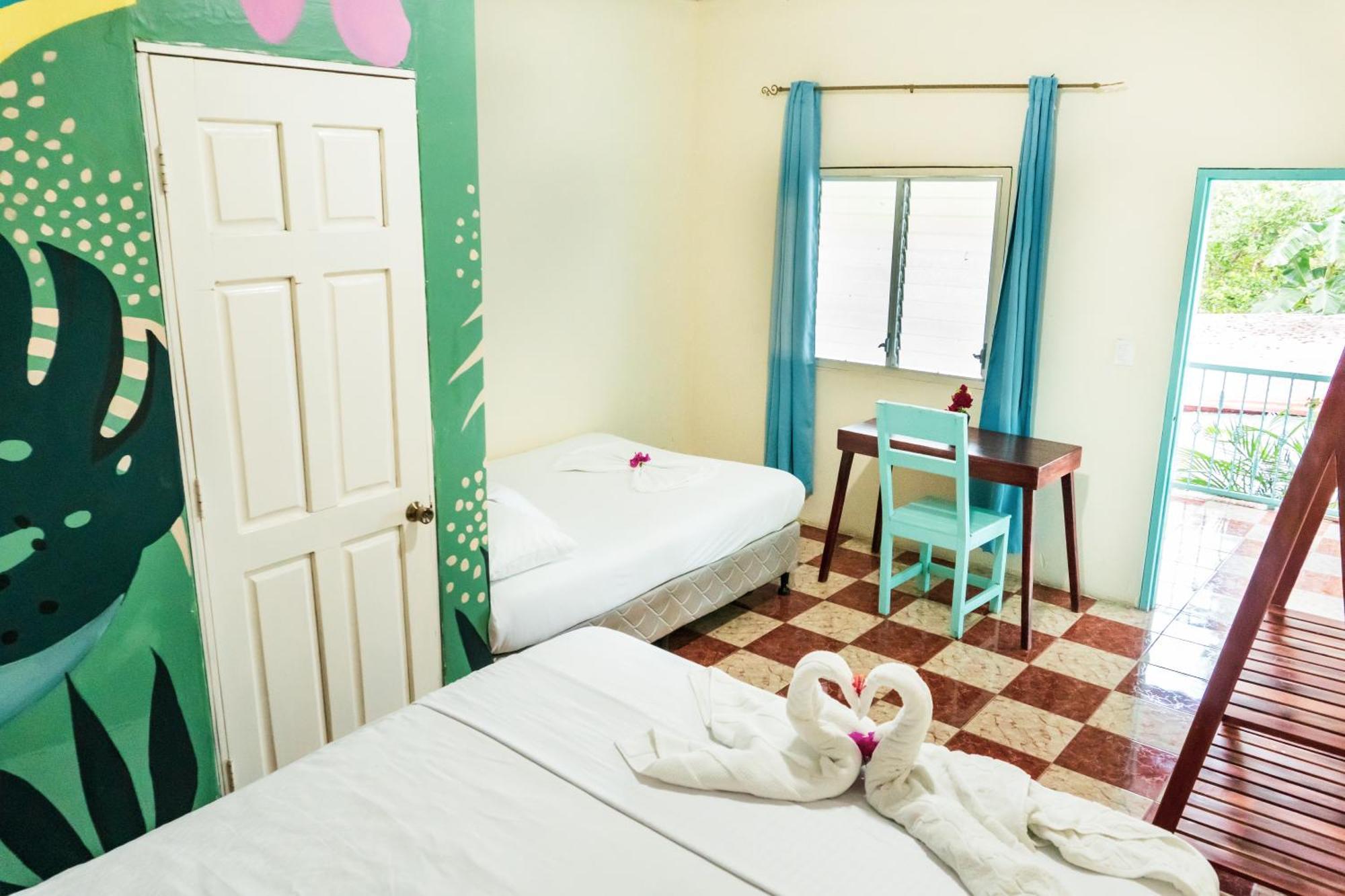 מויוגאלפה Hostal Eden מראה חיצוני תמונה