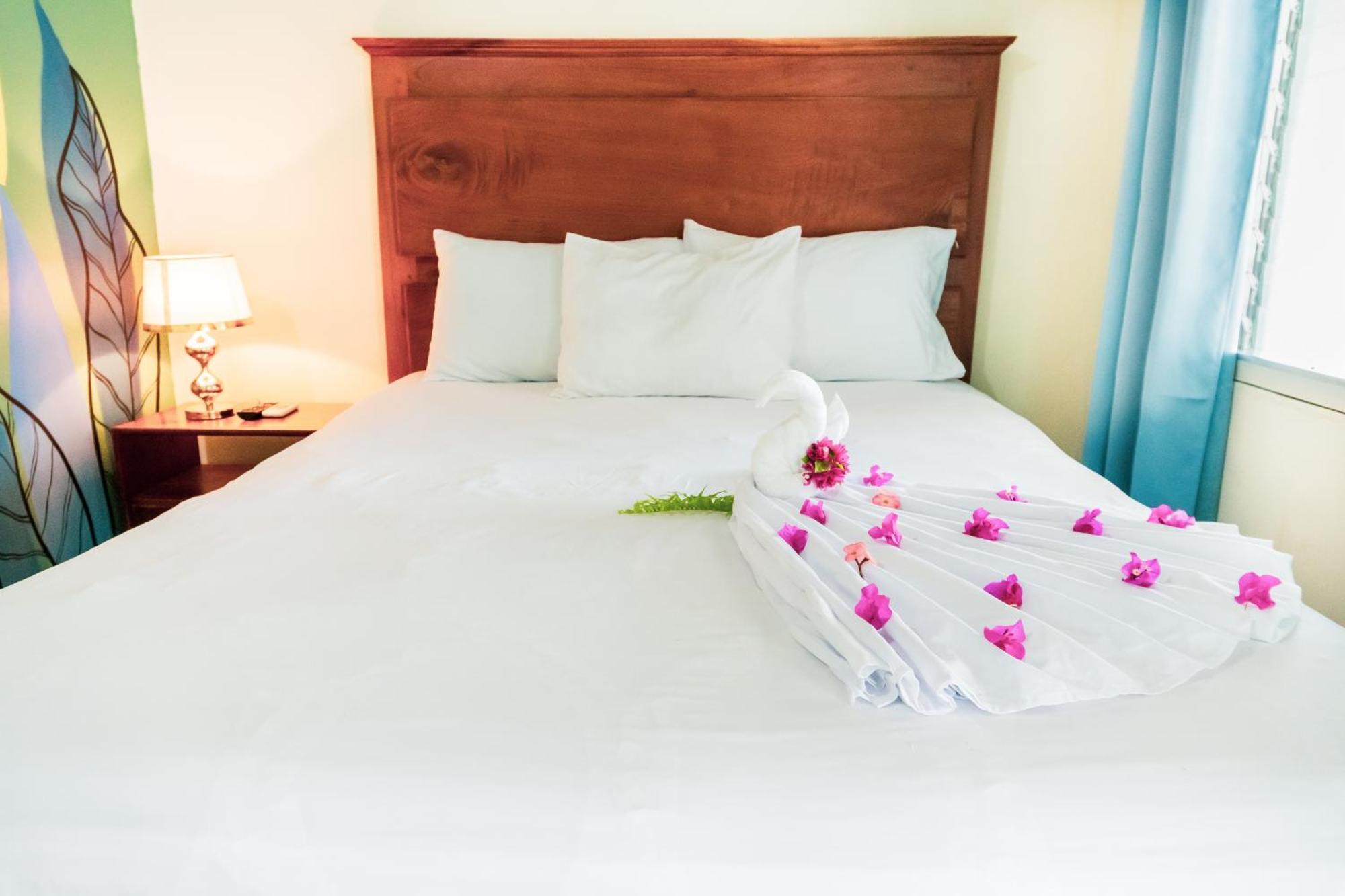 מויוגאלפה Hostal Eden מראה חיצוני תמונה