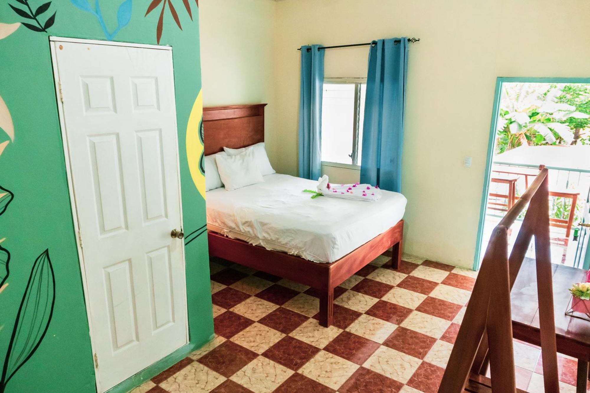 מויוגאלפה Hostal Eden מראה חיצוני תמונה