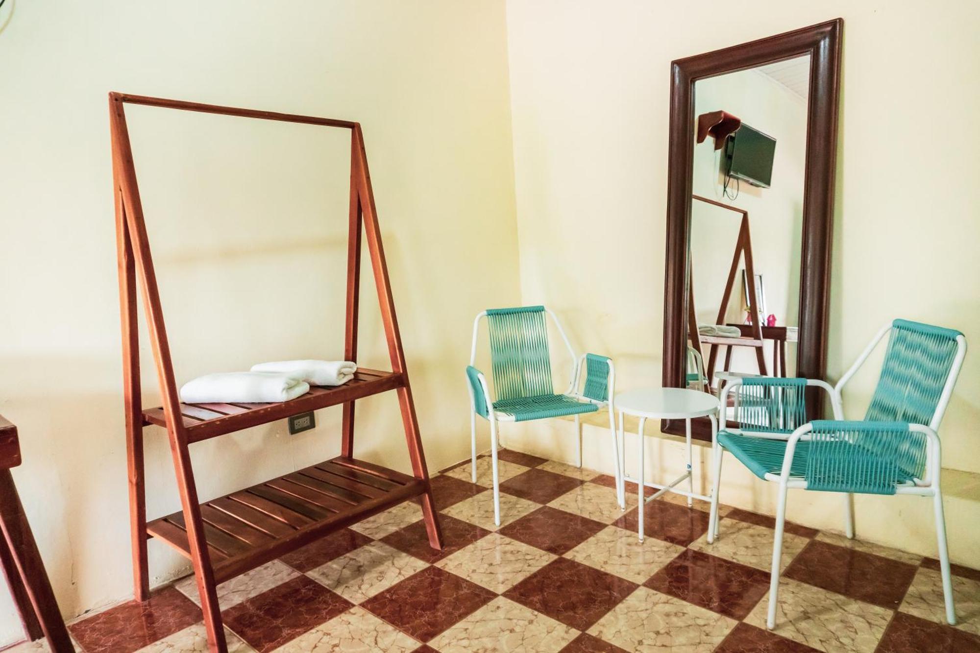 מויוגאלפה Hostal Eden מראה חיצוני תמונה