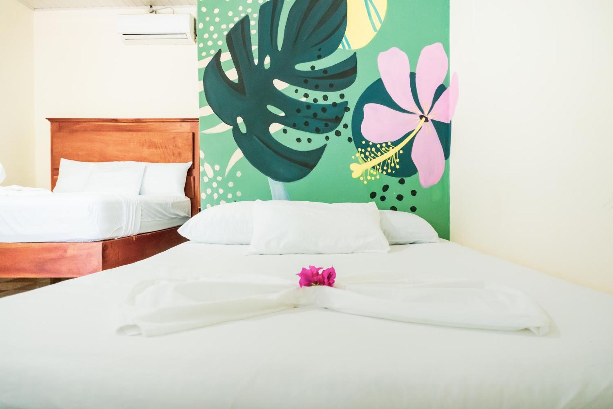מויוגאלפה Hostal Eden מראה חיצוני תמונה