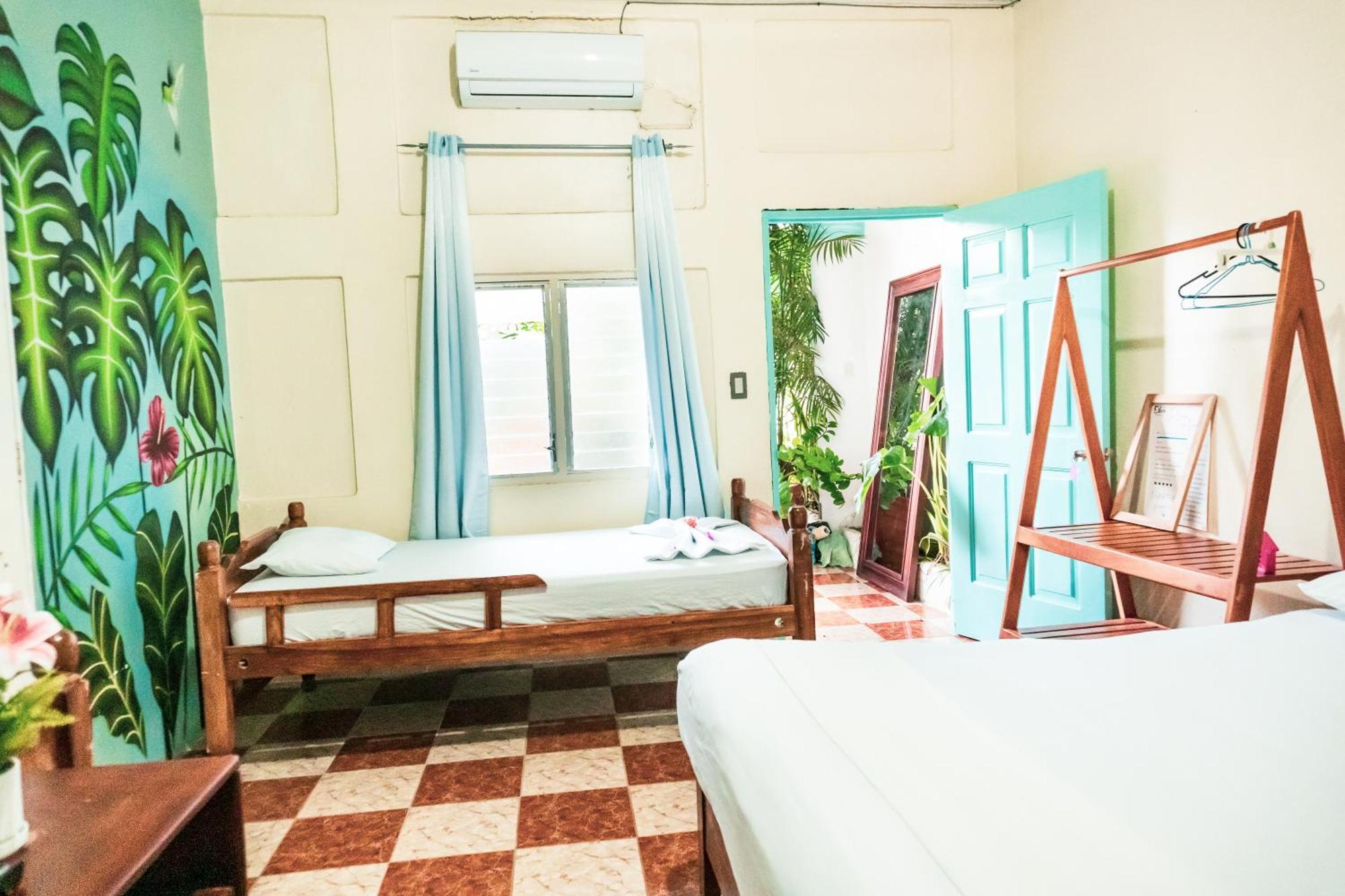 מויוגאלפה Hostal Eden מראה חיצוני תמונה
