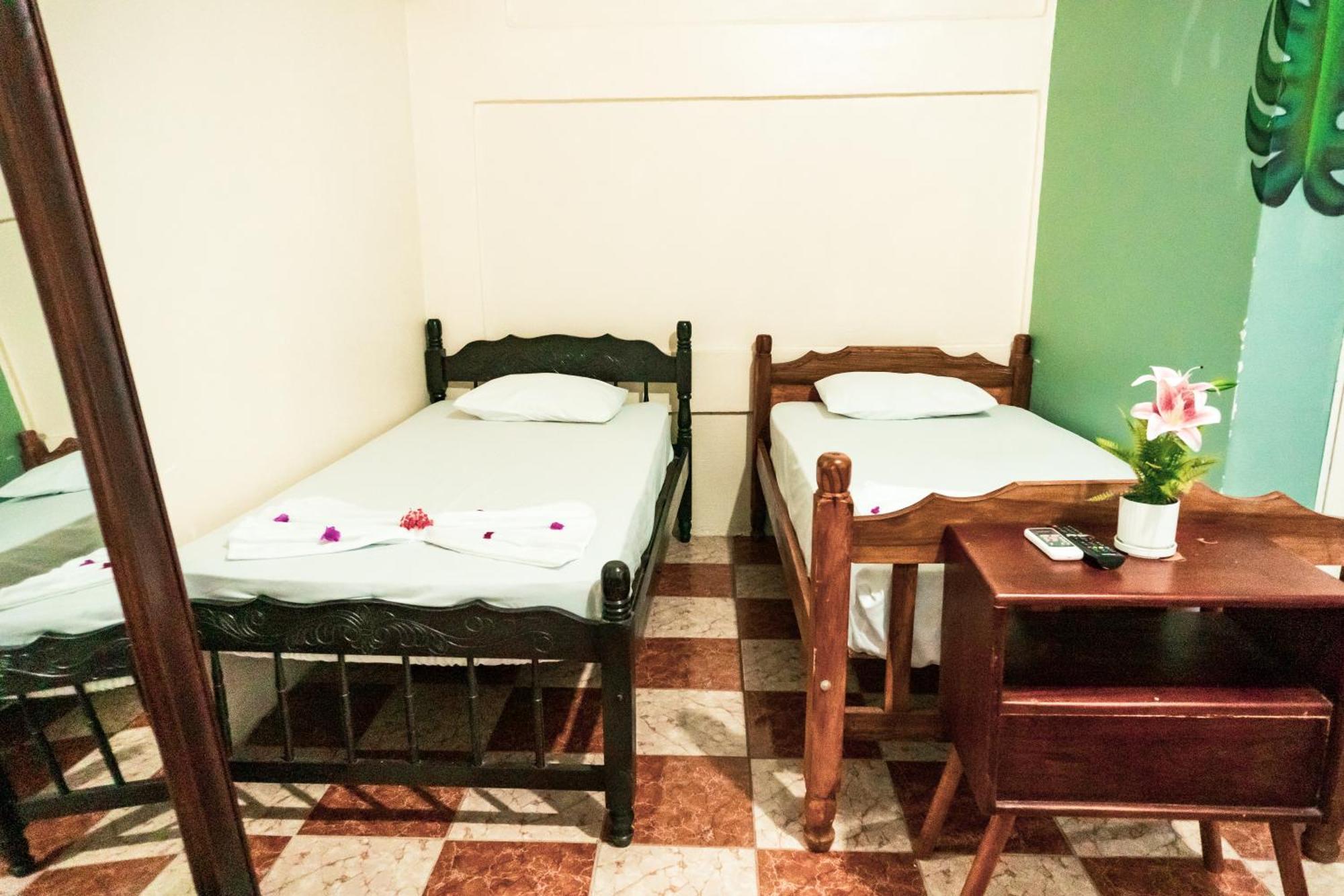 מויוגאלפה Hostal Eden מראה חיצוני תמונה
